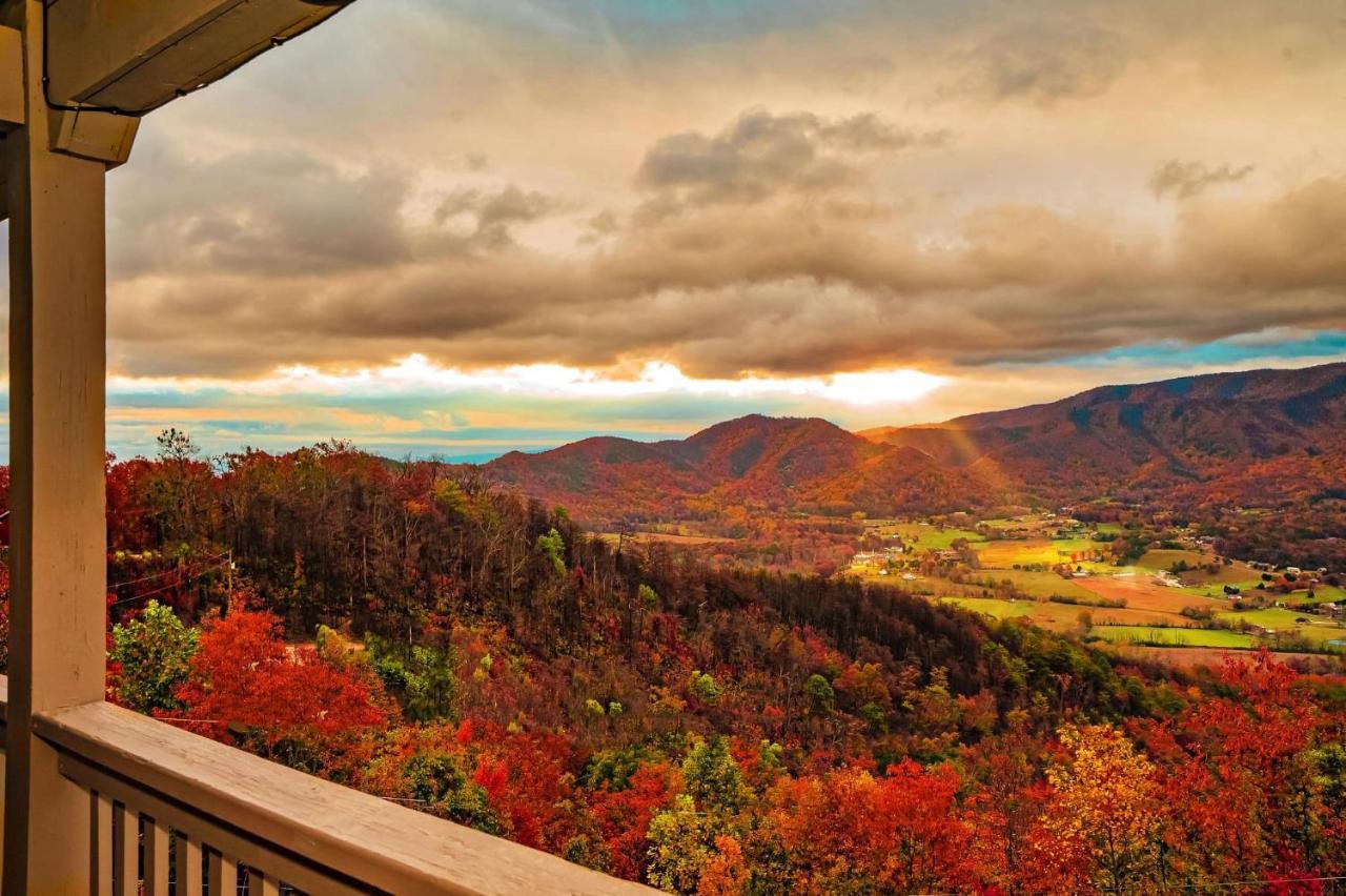 Tanasi Lodge - Reunions, Retreats, Weddings, Family Getaways Sevierville Exterior foto