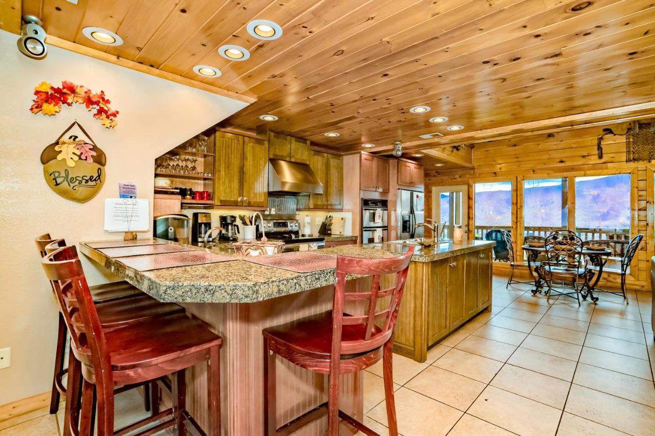 Tanasi Lodge - Reunions, Retreats, Weddings, Family Getaways Sevierville Exterior foto